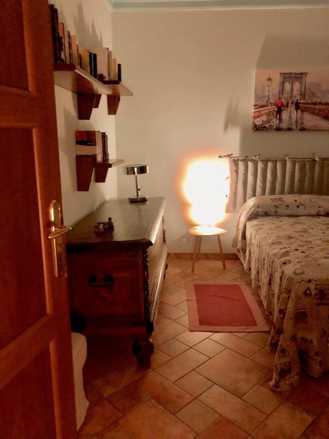 Camera Matrimoniale Privata Con Bagno Interno Vercelli Exterior foto
